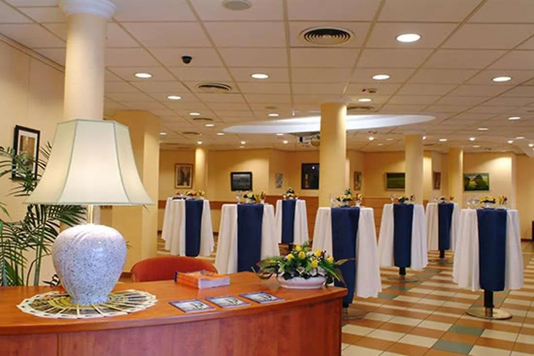 Danubius Hotel Hungaria City Center Budapest 4*,  Hungary