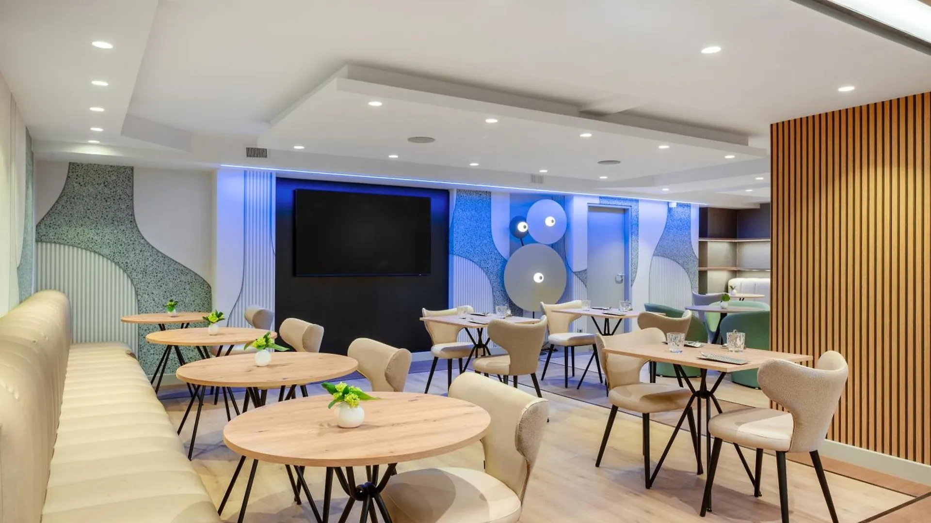 Danubius Hotel Hungaria City Center Budapest 4*,